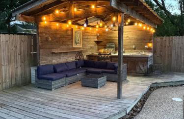 Backyard Oasis-Pool & Grill-Heart of Friendswood - Foto 6