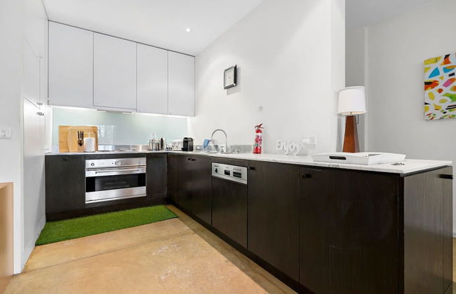 Spacious St Kilda Escape - Parking and City Views - Foto 6