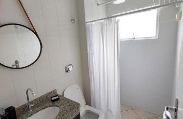 Excelente Apartamento a 1 quadra e meia do mar - Foto 9