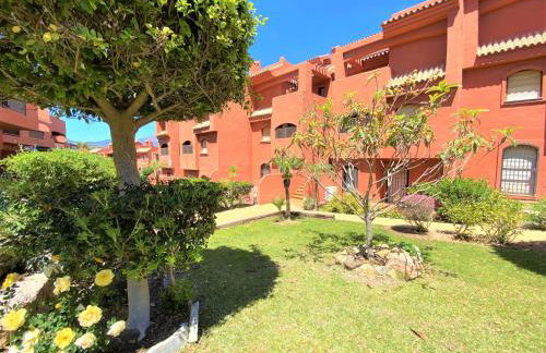 Sea View Penthouse Apartment with Hot Tub - Casa Bella Vista, Buenas Noches , Estepona - Photo 34