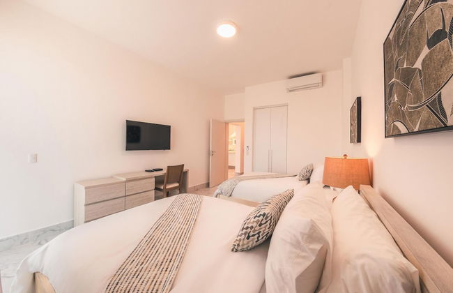 3br-penthouse w Jacuzzi Incl at Lake View - Foto 20