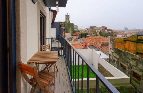 Great Flat & View in Historic Porto by LovelyStay - Photo 19