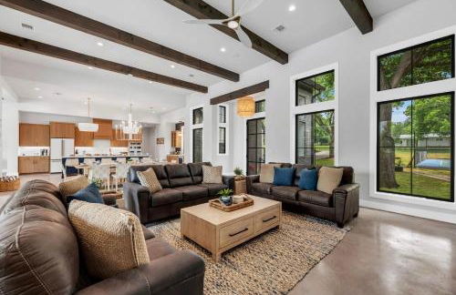 Palm Paradise on Lake LBJ with Concierge Services - Foto 16