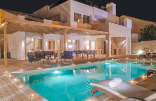 Villa Divino Afflante - Photo 1