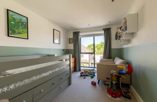 Stylish Family Home with Garden - Foto 27