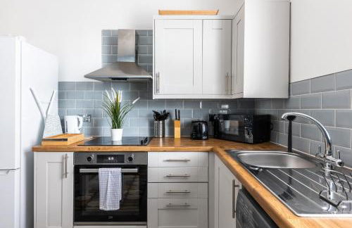 Judah Suites - Stylish 1BR Apartments with Parking & WIFI - Foto 35