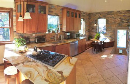 6-Bedroom Tudor in the Downtown Historic District - Foto 1