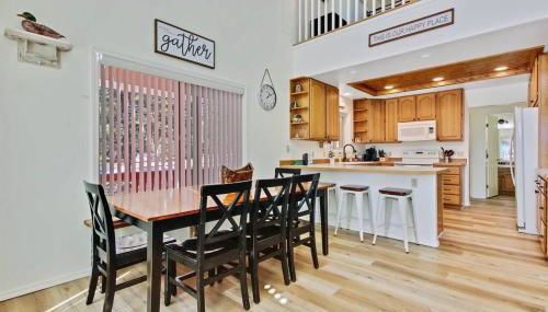 Cascade Cabin Mountain Getaway with Private Beach - Foto 2