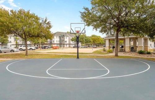 Comfortable Stay Near UT and Downtown Austin - Foto 33