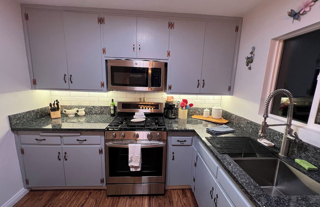 Hummingbird Mountain Cottage - Photo 32