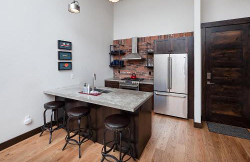 BEST Location, Large & Modern, Glacier Avails! - Foto 9