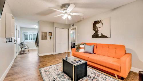 Global Cup Love for Dallas - Close to Deep Ellum & AAC - Foto 5