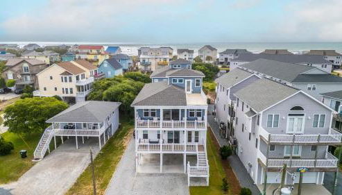 Seaside Serenity Beautiful Home on Topsail 7 BR - Photo 4