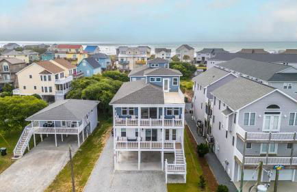 Seaside Serenity Beautiful Home on Topsail 7 BR - Photo 4