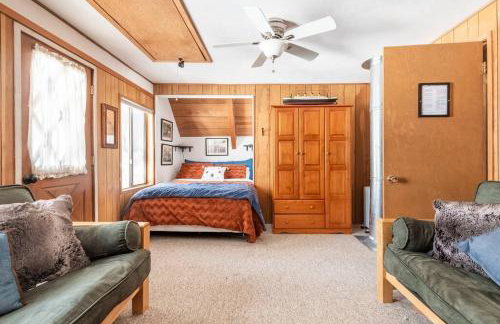 Quaint Cabin in Serene Lakes - Close to Skiing! - Foto 6