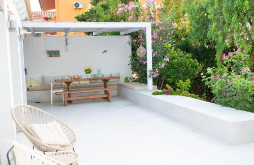 Beach Villa Next To The Waves! - Photo 30