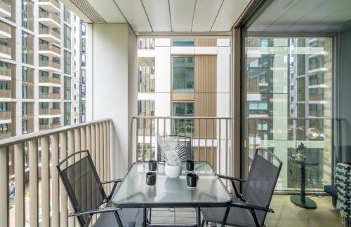 Modern- Battersea Power Station 2-Bed Apartment with Balcony - Foto 5