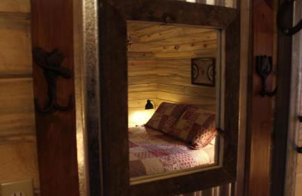 Canyonlands Barn Cabin with Loft, Full Kitchen, Dining Area for Large Groups - Photo 10