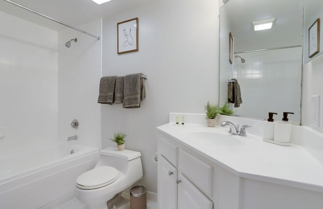 Spectacular Condo At Ballston With Gym - Photo 14