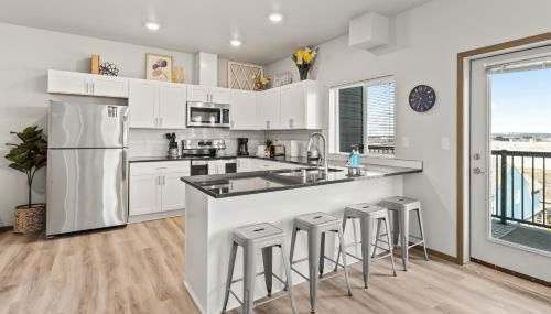 New 2 Bed 2 Bath Near Perry Dist and Downtown - Foto 5, stove, dishwasher, toaster