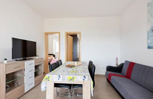 Simplistic Apartment in Neviđane near Sea Beach - Foto 12