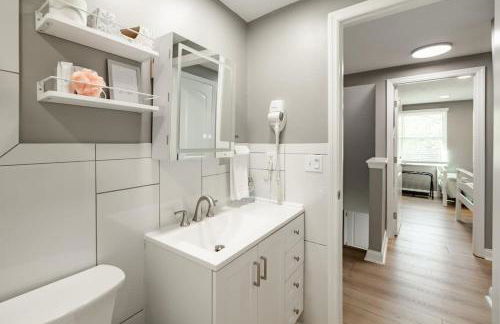 Amazing Pool & Walk to the Park - Foto 25