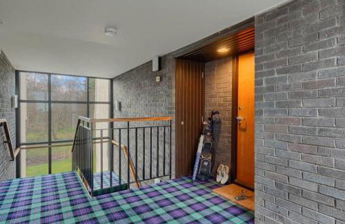 45 Guthrie Court, Fantastic top floor apartment next to Gleneagles - Photo 12