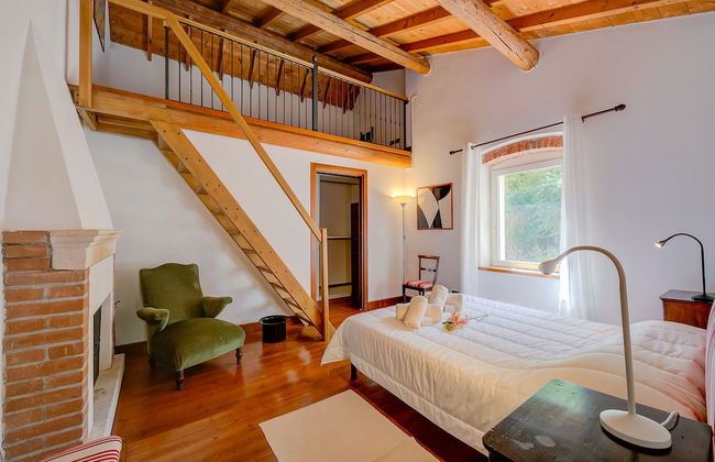 Alberta's Liberty House With Pool - Photo 7