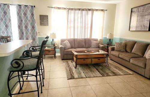 8 miles to Disney, 20 miles Universal, private pool, pool table, washer, dryer, cable, wifi, roku - Foto 15