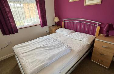 498, Three Bedroom Detached Chalet - Sleeps 6, pet friendly, FREE pool and entertainment passes included - plus WiFi, bed linen and towels included - Foto 16