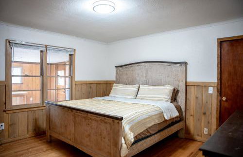 Spacious 4 Bedroom Home with 5 Beds near Interstate 40 in Amarillo, TX - Foto 16