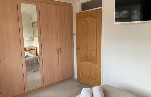 Lovekush Epsom Banstead Surrey. Views over London - Photo 19