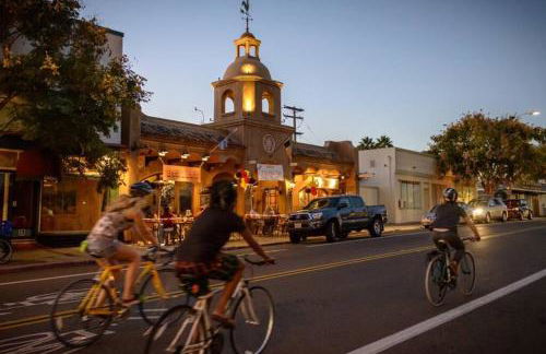 Luxury NEW Residence with Private Rooftop, Downtown in minutes - Foto 26