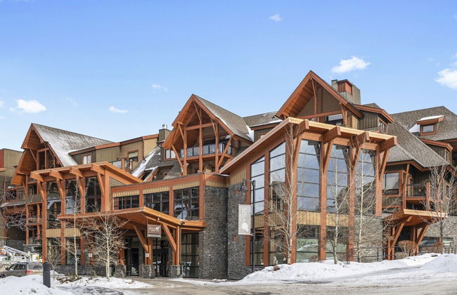 Luxury 3-Br Penthouse | INDOOR Pool & Hot Tub | Pool Table | 2 Decks + Mtn Views - Photo 33