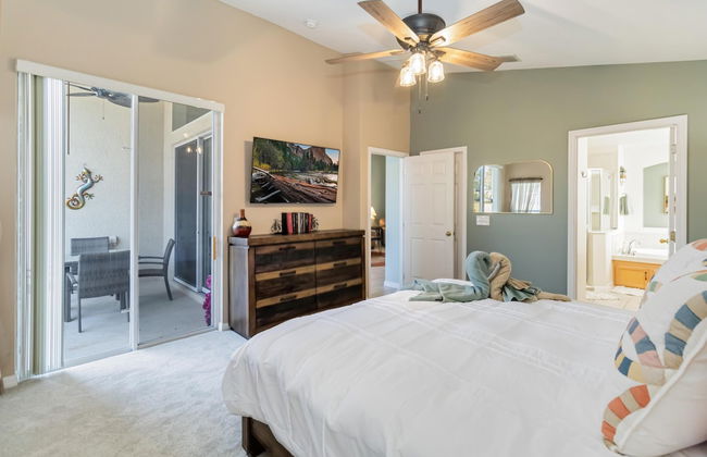 Amazing Vacation Home With Private Pool at Highland Reserve! - Photo 22