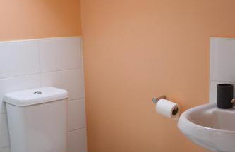 Central Townhouse Tipton - Sleeps 8 - Ideal for Contractors & Families - Foto 28