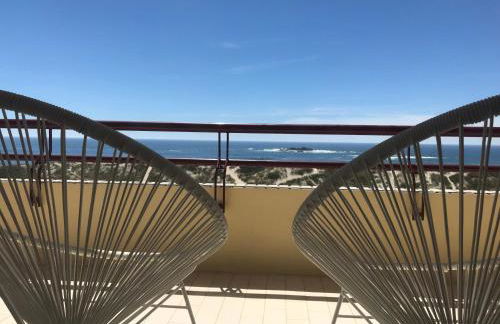 Beachfront Apartment with Swimming Pool - Foto 9