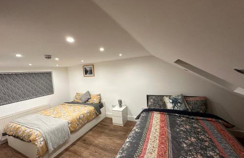 Lovely Hillingdon Family Holiday Home - 6 bedrooms - Foto 32