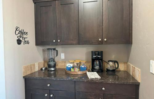 Spacious Family Retreat with Hot Tub & Home Theater - Foto 7