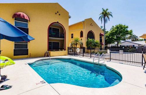 *Eclectic hidden Gem / Tiki Bar and Pool* - Foto 25