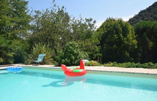 Lovely house with grass garden, shared swimmingpool, next to the river Ardèche - Foto 6
