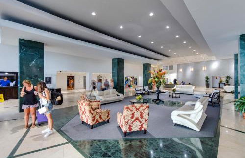 Ocean Front Resort Studio - Photo 8