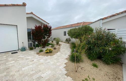 La petite maison zone coulée verte menant a l'océan - Photo 5