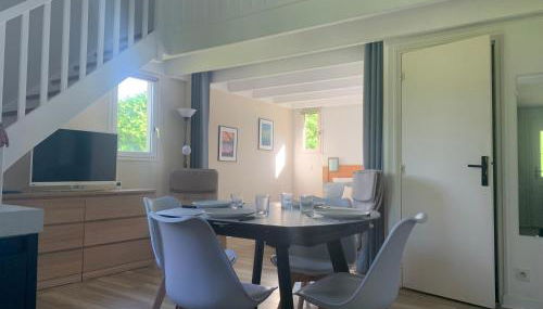 Cottage YVEL au Pied du lac au Duc, son Golf et sa Base Nautique - Foto 5