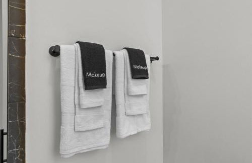 Brick and Modern on Miami St By StayLage - Foto 35