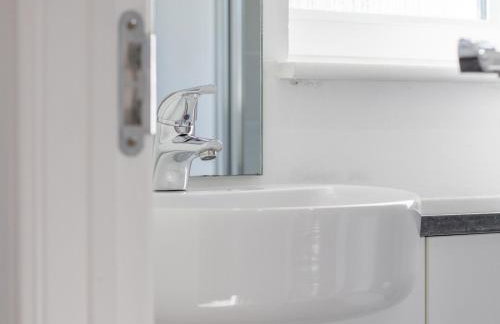 Pass the Keys Next to Braehead - Free Parking - Foto 33