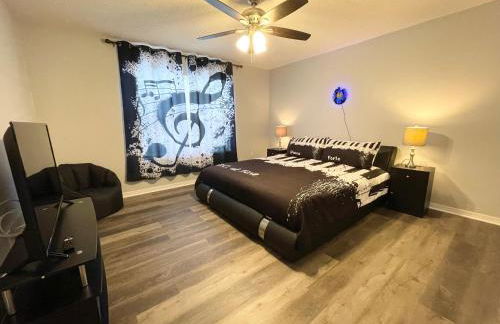 Fully Renovated, Quiet, Spacious Disney Themed Pool Home with Office - Foto 21