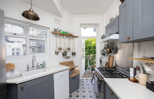 Host Stay St Aubyns Coastal Retreat - Photo 3