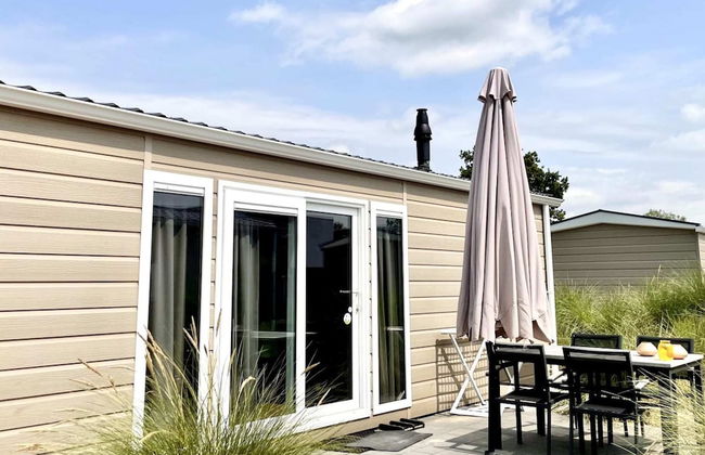 Compact Chalet at 4.5 km. From Rockanje - Foto 1