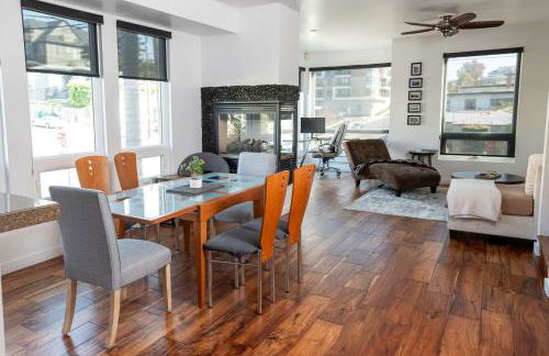 Chic SD Basecamp - Walk to Downtown - Foto 8